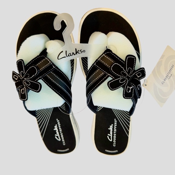 Clarks Shoes - Clarks Flip Flops Cloudsteppers Black White Floral Sandals Size 6 Brinkley New